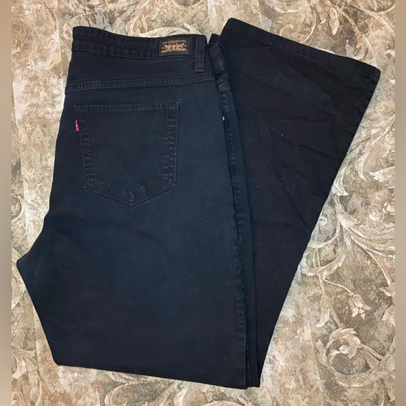 Levi’s 512 Perfectly Shaping Boot Cut Women’s Black Jeans size 22W - Picture 2 of 3
